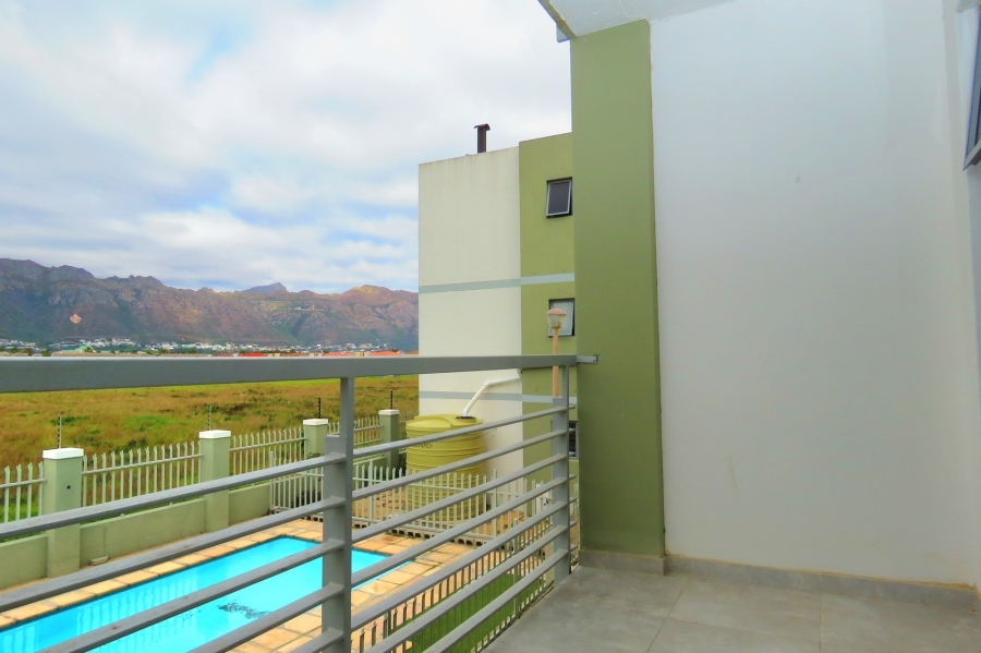 To Let 2 Bedroom Property for Rent in Gordons Bay Central Western Cape